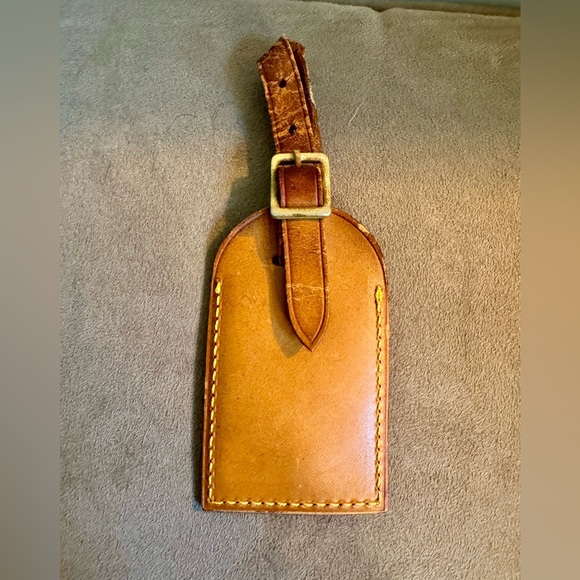 Louis Vuitton luggage tags; purchased at auction in USA. Read ad for details. - Picture 2 of 8